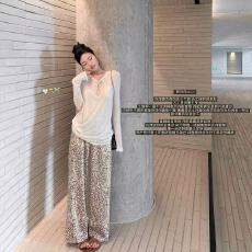 批发慵懒感设计感薄款短袖T恤上衣女<b class='q'>夏</b>季宽松休闲垂感豹纹长裤两件套