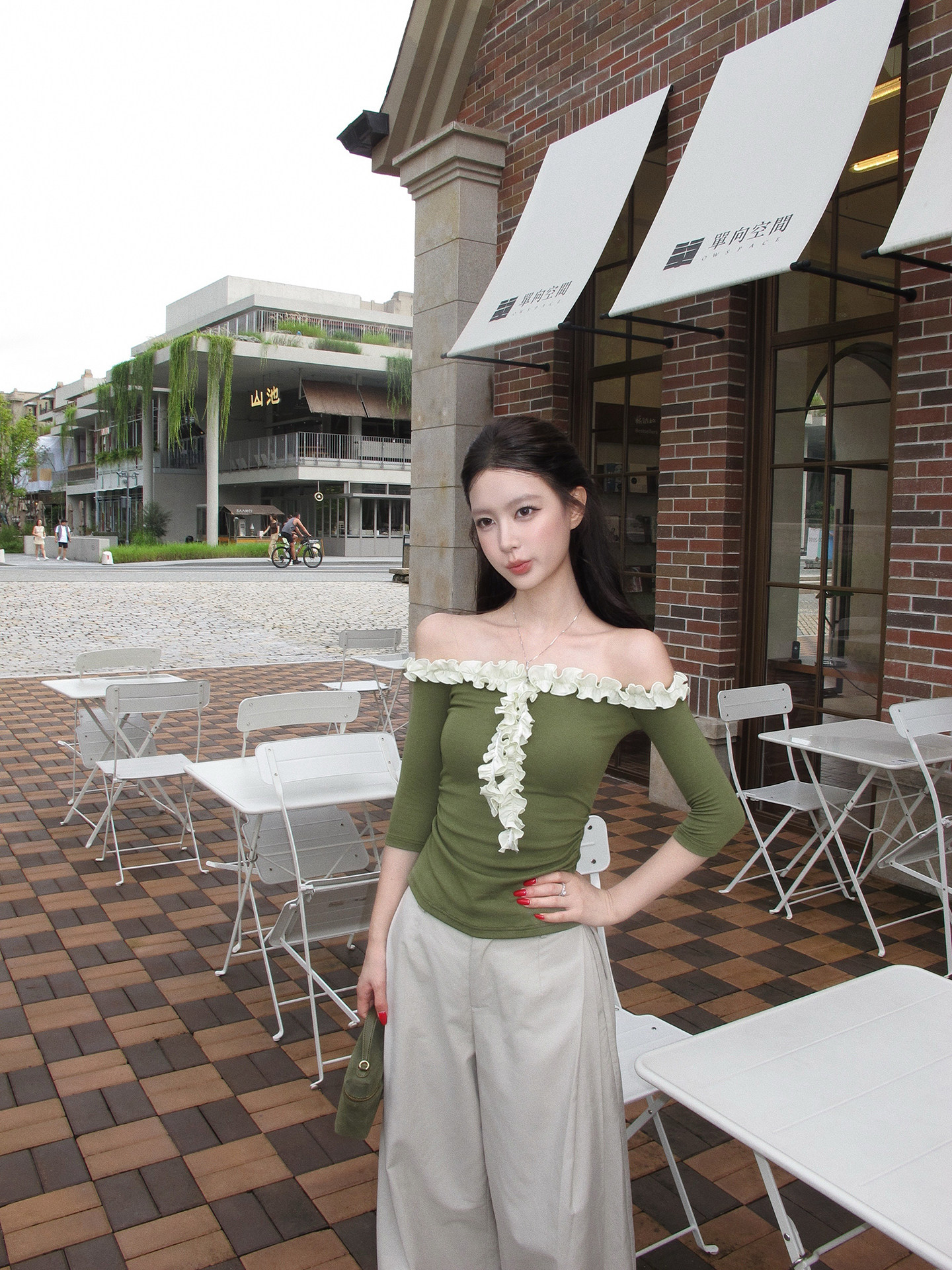 RY9416# 法式性感蕾丝拼接长袖上衣女秋季新款一字肩领纯欲辣妹风T恤