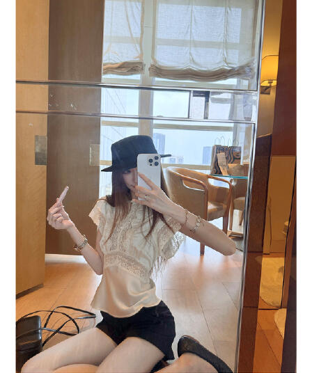 화이트 레이스 조각 아세트산 셔츠 2026 새로운 여름 높음 지혜 센스 연령 감소 고유 한 아름다운 프랑스식 사소한 맨위