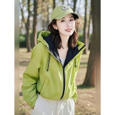 批发2025<b class='q'>春</b>款独特漂亮小个子高级小众不撞款休闲连帽绿色冲锋衣女外套