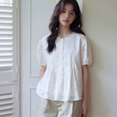 批发季新款慵懒风宽松娃娃衫女薄款短袖上衣绣花<b class='q'>镂空</b>木耳圆领