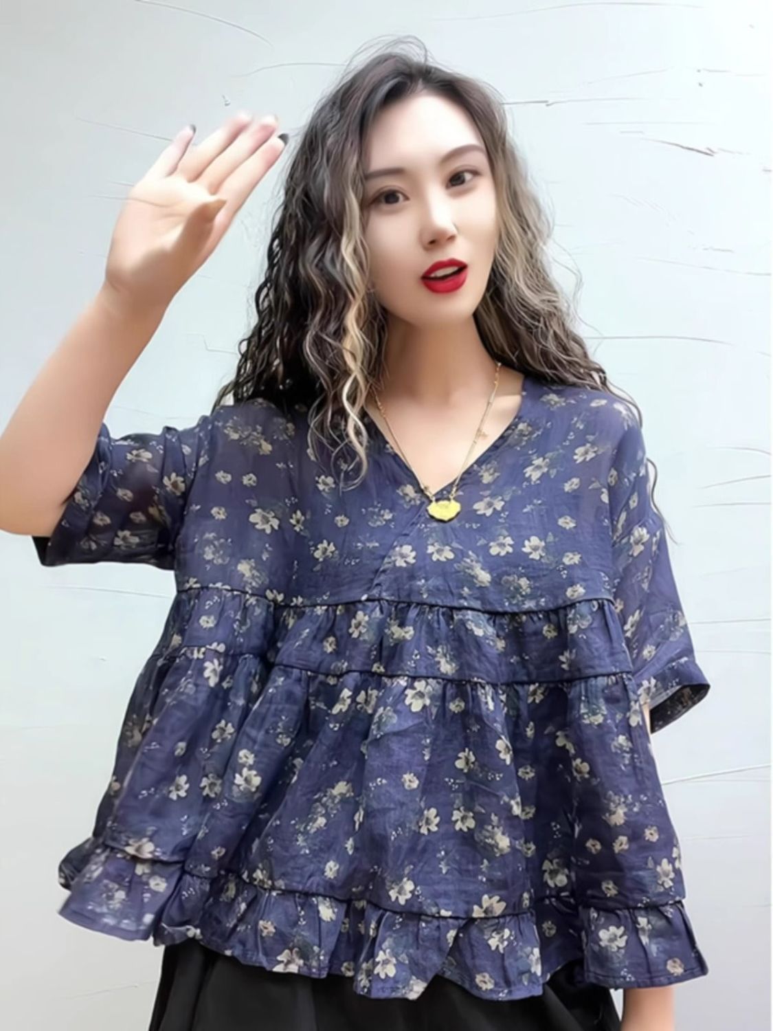 여름 새로운 지방 mm 문예 빅 사이즈 V넥 슬림해 보이는 표지 배 얇고 가벼운 차가운 프린트 작은 셔츠 맨위