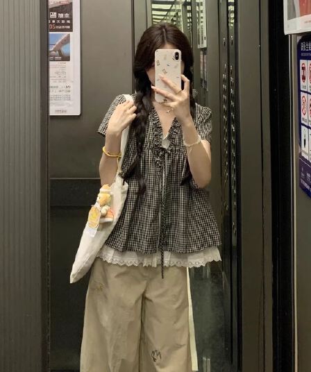 한 부서 페이크 레이어드 체크무늬 패치워크 프릴 레이스 V넥 레이스업 여성 셔츠 여름 루즈핏 표지 고기 연령 감소 맨위