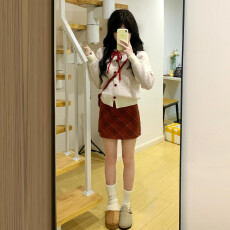 批发新年穿搭<b class='q'>连衣裙</b>子女冬季内搭2025新款高级感甜美格纹短裙两件套装