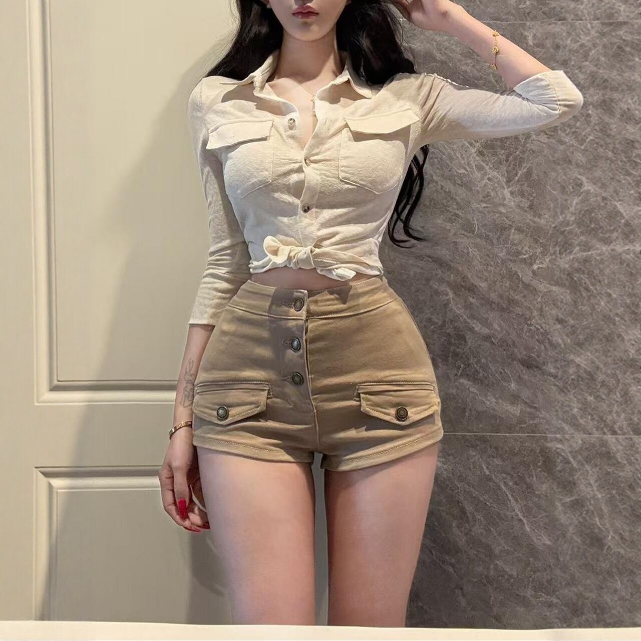 리 리 의류 오래된 돈 바람 펭 넓적 다리 데님 반바지 여성 2026 여름 새로운 얇은 스타일 하이웨이스트 슬림해 보이는 타이트 스커트 핫 바지
