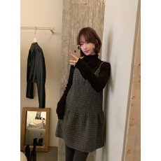 批发毛呢吊带裙女秋冬叠穿<b class='q'>背心裙</b>中长款v领秋冬2025新款宽松