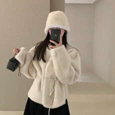 批发冬日氛围感系带毛毛短外套女(配腰绳,毛毛帽子)