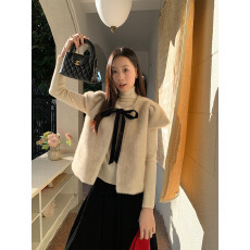 批发2025<b class='q'>冬</b>季新款小香氛围感蝴蝶结飞袖毛绒外套女短款保暖上衣