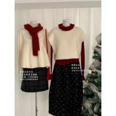 批发实拍洋气小众设计感温柔气质<b class='q'>吊带</b><b class='q'>背心</b>叠穿毛毛上衣女