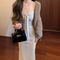 批发新款<b class='q'>韩版</b>温柔风百搭<b class='q'>毛衣</b>开衫+蝴蝶结抹胸上衣+鱼尾裙三件套