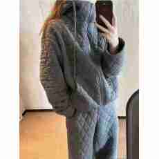 批发<b class='q'>韩版</b>新款保暖菱形格上衣<b class='q'>外套</b>加宽松橡筋束脚两件套装