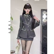 批发2025秋冬轻奢收腰气质<b class='q'>名媛</b>小香风外套高腰包臀裙两件套