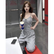 批发灰色系带吊带背心+抽绳<b class='q'>阔</b>腿卫裤两件套<b class='q'>女</b>休闲慵懒风显瘦运动套装