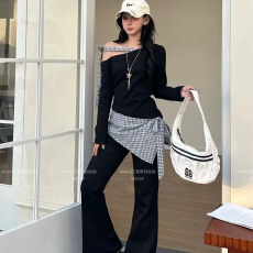 批发假两件格子斜肩春辣妹一字肩上衣打底衫内搭绝美衬衫喇叭裤两件套