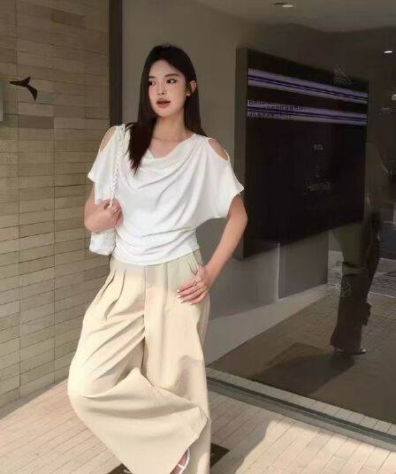 2026 봄 여름 새로운 다용도 오프숄더 반팔 흔들다 칼라 티셔츠 여성 미니멀리즘 디자인 센스 품격 몸매 가꾸기 슬림해 보이는 맨위