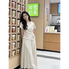批发2026新款简约显瘦短袖T恤+长款半身裙<b class='q'>两件套</b>