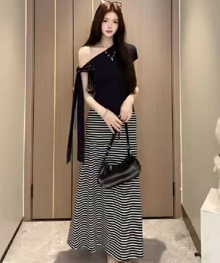 프랑스식 느긋한 투피스 세트 캐주얼 비스듬한 칼라 리본 풀오버 맨위 티셔츠 펌프 로프 스트레이트 반신 스커트 롱 스커트 세트