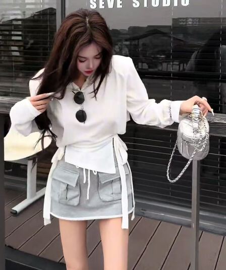 한국 동대문 불규칙 디자인 센스 화이트 스트랩 맨위 워크웨어 바람 회색 하이웨이스트 반신 스커트 투피스 세트