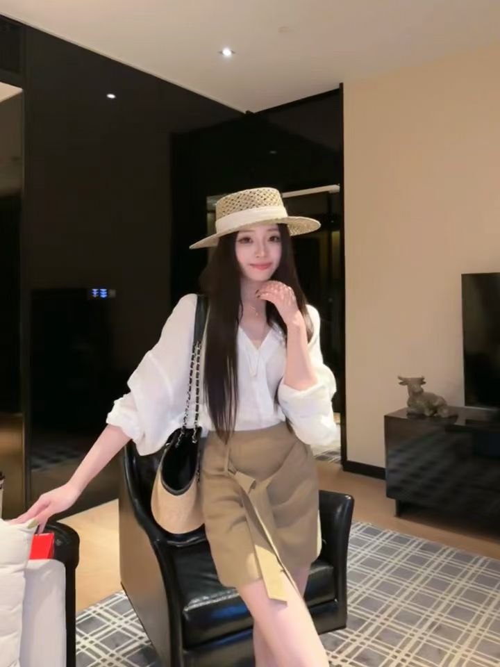 순수한 욕망 빛 직업 바람 세트 여성 다용도 핑크색 셔츠 맨위 섹시함 타이트 스커트 슬림해 보이는 반신 치마 투피스 슈트