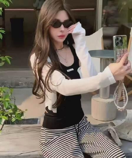 핫걸 바람 검정색 라운드 넥 민소매 캐미솔 여름 새로운 섹시함 슬림해 보이는 맨위 캐주얼 바지 3종 세트