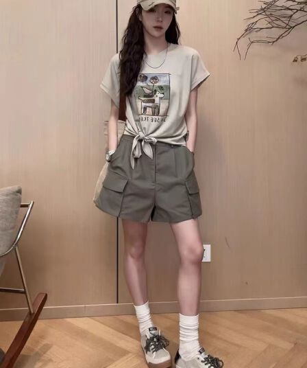 한 부서 느슨함 센스 패션 캐주얼 세트 여성 여름 강아지 프린트 반팔 티셔츠 워크웨어 반바지 두 조각 여성 세트