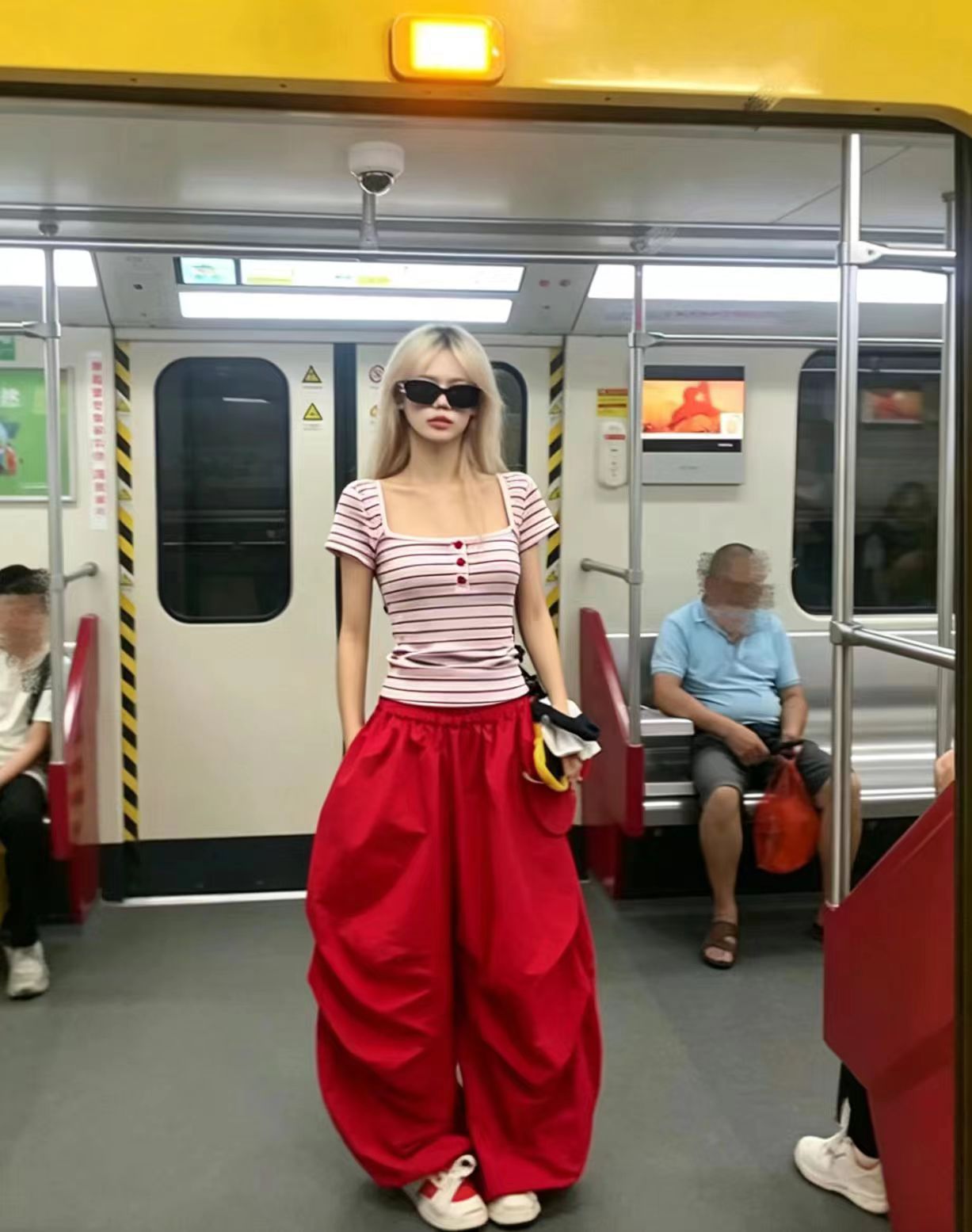 새로운 패션 아메리칸 레트로 느긋한 스트라이프 맨위 허리밴드 루즈핏 와이드 레그 팬츠 투피스 세트