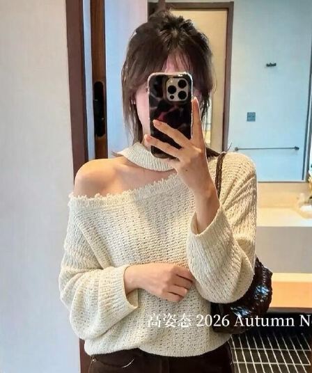 가을 한 부서 레트로 느긋한 행침 목 비스듬한 칼라 오프숄더 홀로우 아웃 니트 스웨터 여자 허리 수축 자외선 차단 블라우스