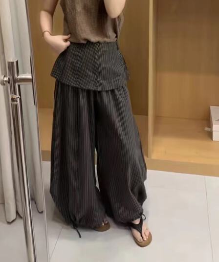 어두운 회색 핀 스트라이프 페이크 레이어드 치마 커튼 스트랩 조거 넓은 다리 치마바지 여성 루즈핏 표지 넓적 다리 펌프 로프 랜턴 캐주얼 바지