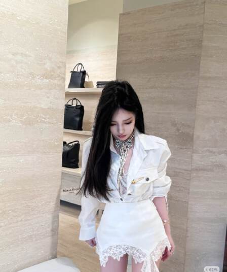 프랑스식 작은 샤넬 스타일 빛 럭셔리 명문 여성 분위기 센스 레이스 미니 스커트 여성 2026 가을 미니멀리즘 반신 스커트 투피스 세트