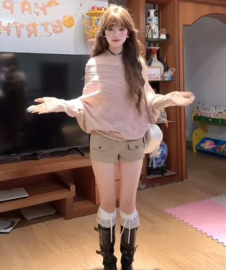 가을 새로운 품격 패션 한 원판 홀로우 아웃 니트 스웨터 미니멀리즘 반바지 투피스 세트