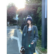 批发2026秋冬<b class='q'>新款</b>复古高级软糯设计针织开衫<b class='q'>女</b>