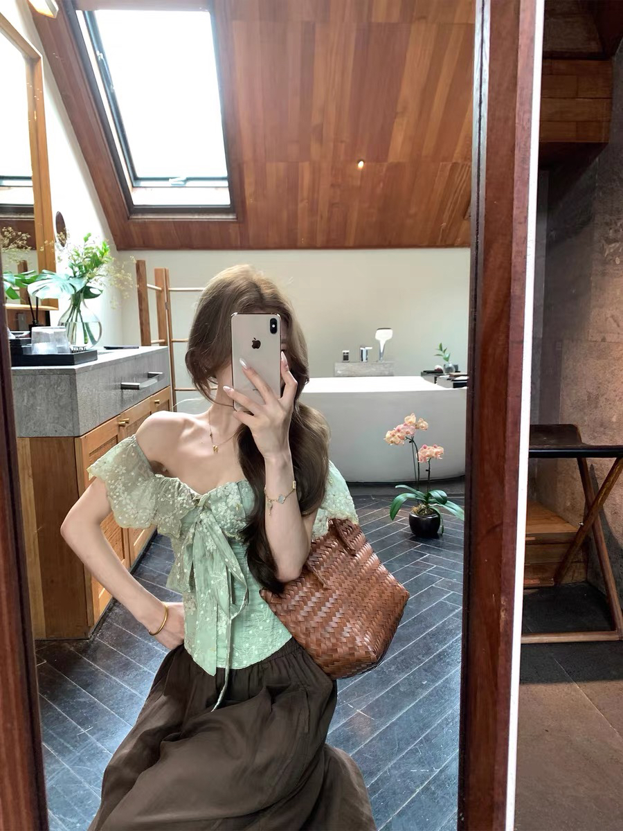 자수 생선뼈 오프숄더 맨위