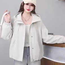 批发2025早秋新款独特超好看休闲外套女百搭宽松冲锋衣小个子连帽上衣