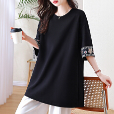 批发实拍大码<b class='q'>女装</b>袖口拼花纹圆领上衣宽松遮肚子胖妹妹2026新中式T恤