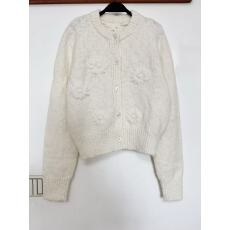 批发夏 羊毛花式纱立体<b class='q'>手工</b>绣花针织开衫女冬微宽松白色圆领<b class='q'>毛衣</b>