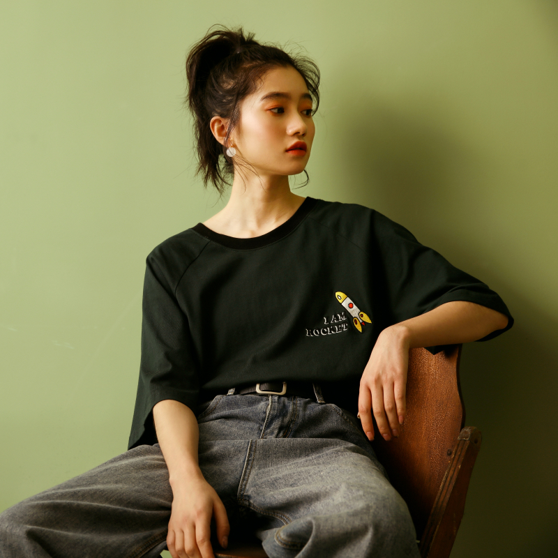 실사 작은 동영상 여름 녹색 반소매 학생 루즈핏 한국 스타일 반팔 티셔츠 여성 센 부서 슈퍼 화재 cec 맨위 트렌디