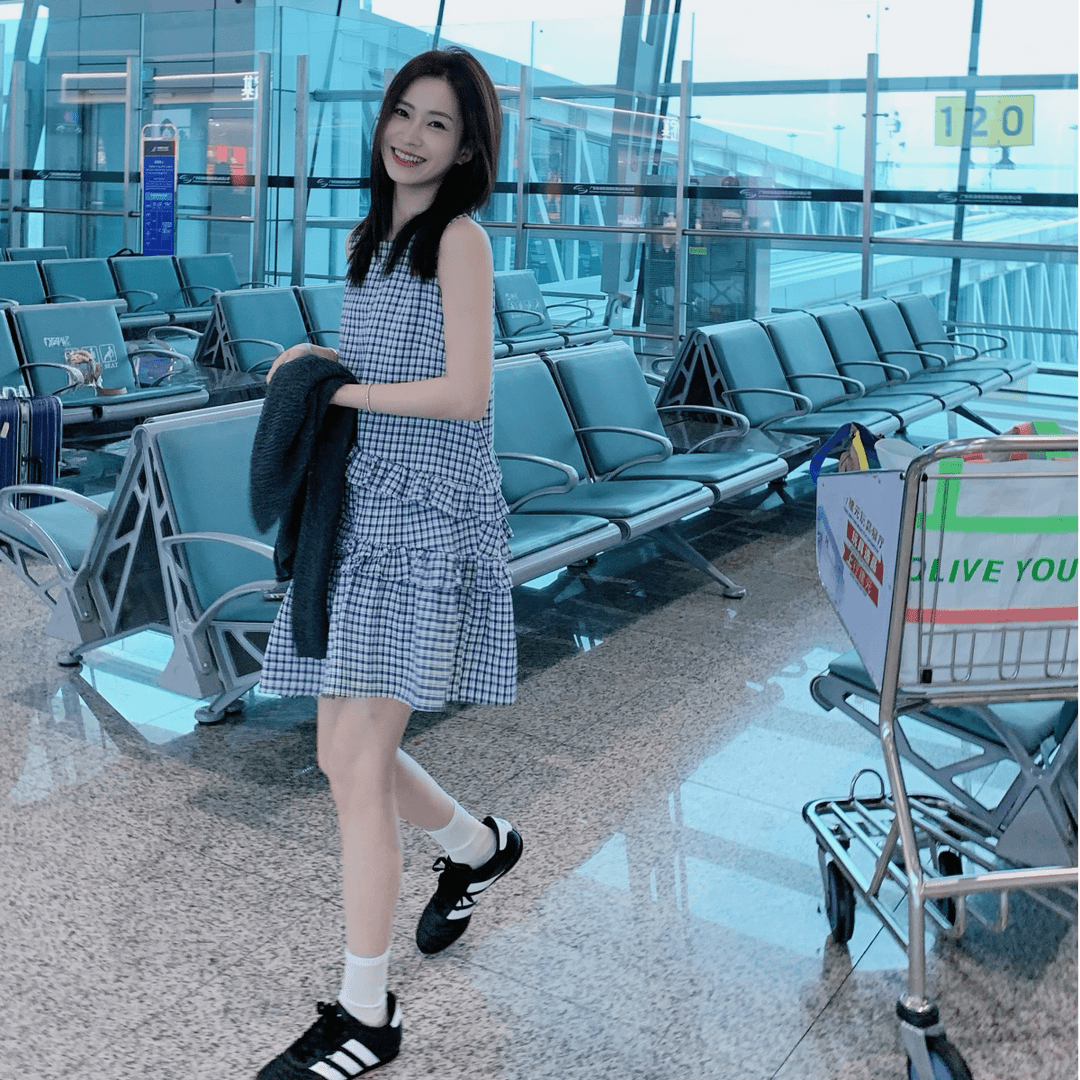 패션 한국 스타일 품격 체크무늬 패치워크 민소매 연꽃 잎 드레스 2026 새로운 조끼 스커트 루즈핏 학원