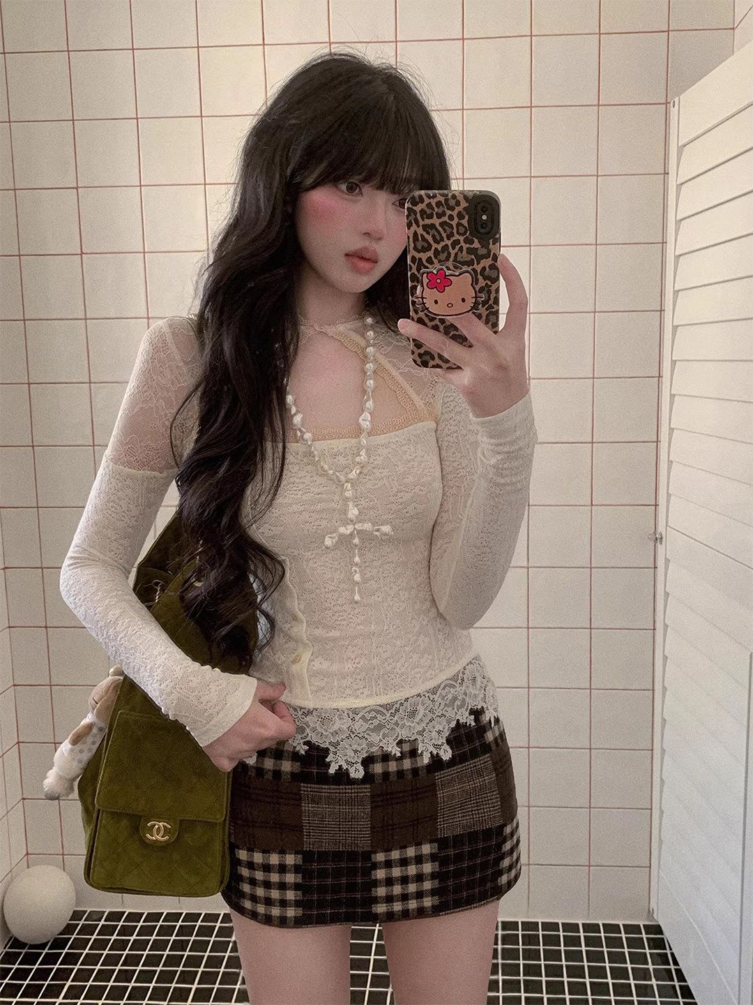 감기 센스 레이스 홀로우 아웃 해체 패치워크 자카드 몸매 가꾸기 인사이드 가져 가라. 긴팔 티셔츠 기본 셔츠