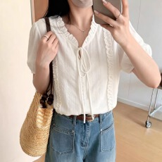 批发法式花边领系带<b class='q'>白色</b>衬衫女夏季新款高级感温柔风气质别致短袖上衣
