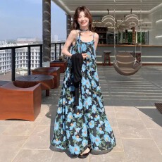 批发海边度假沙滩长裙高级感碎花无袖吊带<b class='q'>连衣裙</b>子女2026夏季新款套装