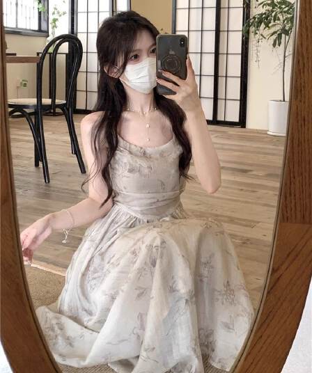 2026 여름 새로운 프랑스식 레트로 슬립 꽃무늬 여성 드레스 품격 허리 수축 광장 칼라 롱 스커트 아이들 얇은 스타일