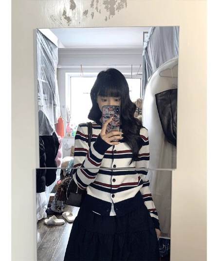 한 부서 배색 스트라이프 라운드 넥 니트 오픈 가디건 여성 2026 가을 새로운 작은 키 몸매 가꾸기 슬림해 보이는 스웨터 맨위