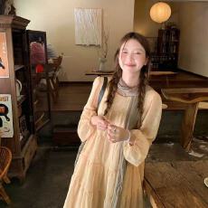 批发秋季新款法式碎花连衣裙韩版大码胖妹200-300斤宽松甜美设计感裙