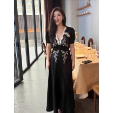 批发朱珠<b class='q'>明星</b>同款黑色v领短袖<b class='q'>连衣裙</b>女2025夏季新款高级感礼服长裙