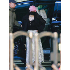 批发杨幂明星同款黑色气质<b class='q'>西装</b>西服外套<b class='q'>女</b>白色蕾丝半身长裙子套装2026