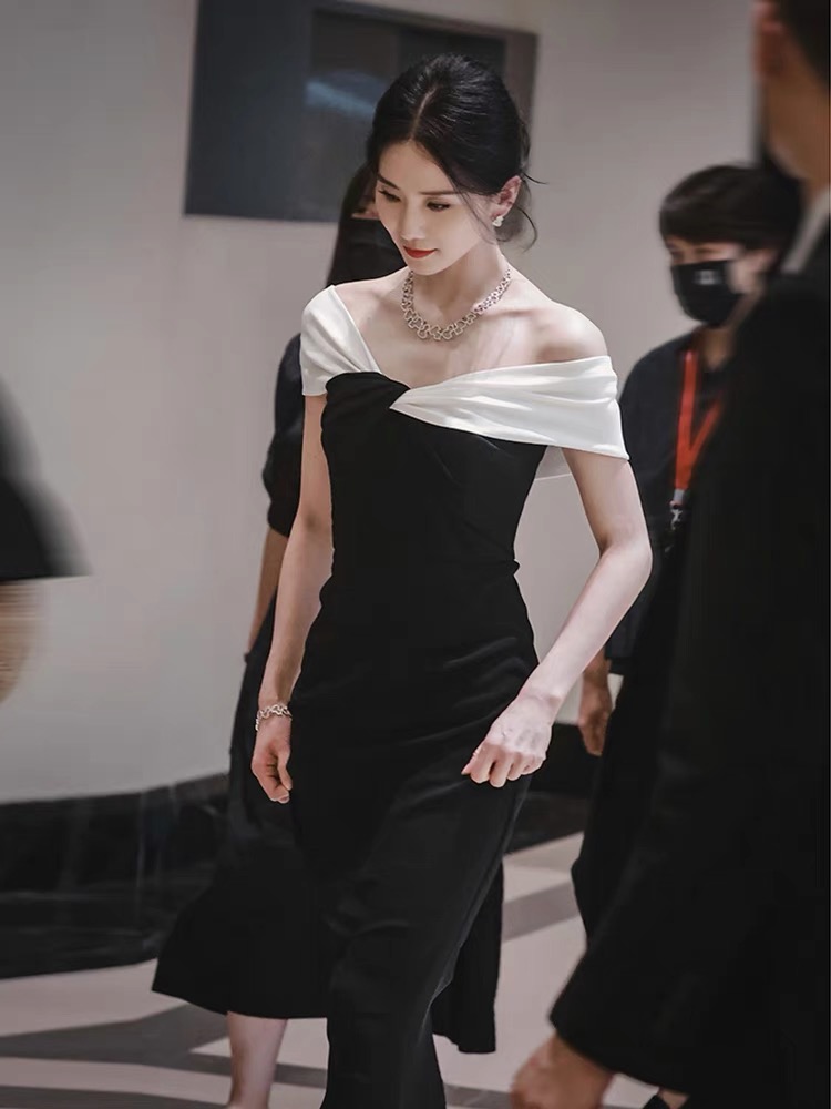 리우 시시 같은 단락 위엄있는 대기 고급 빛 럭셔리 품격 로얄 자매 프랑스식 작은 샤넬 스타일 검정색 연회 점프 슈트 치마