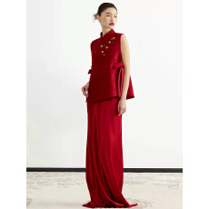 批发新中式晨袍新娘2026新款高级感国风红色敬酒服女订婚领证<b class='q'>旗袍</b>套装