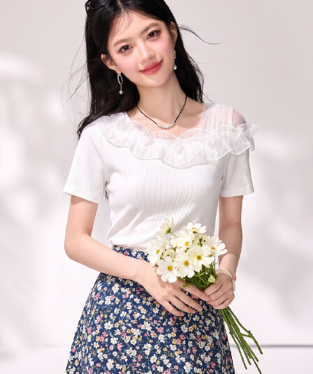 2026 새로운 불규칙 오프숄더 반팔 외국 가스 디자인 센스 패치워크 프릴 작은 대중 품격 쇼트 스타일 티셔츠