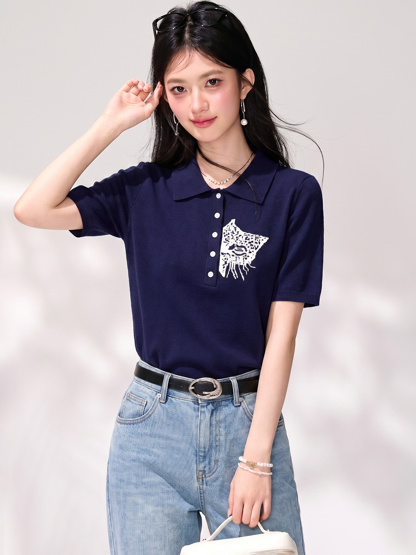 실사 있음 2026 레트로 POLO 칼라 자수 반팔 티셔츠 여성 블루 색상 고급 센스 슬림해 보이는 맨위