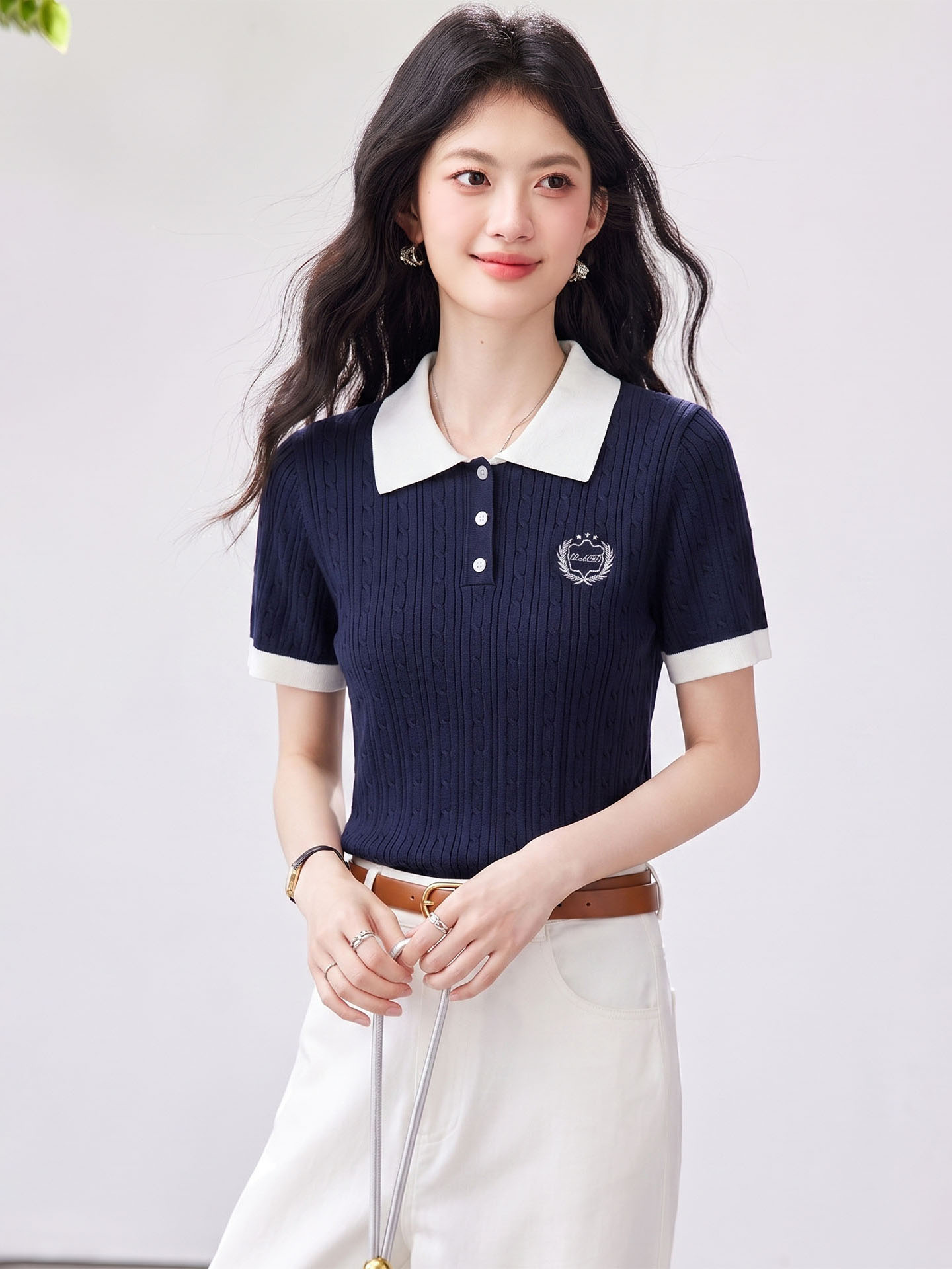 있음 2026 학원 스타일 POLO 칼라 얼음 실크 니트 반팔 여름 새로운 연령 감소 배색 고급 센스 다용도 맨위